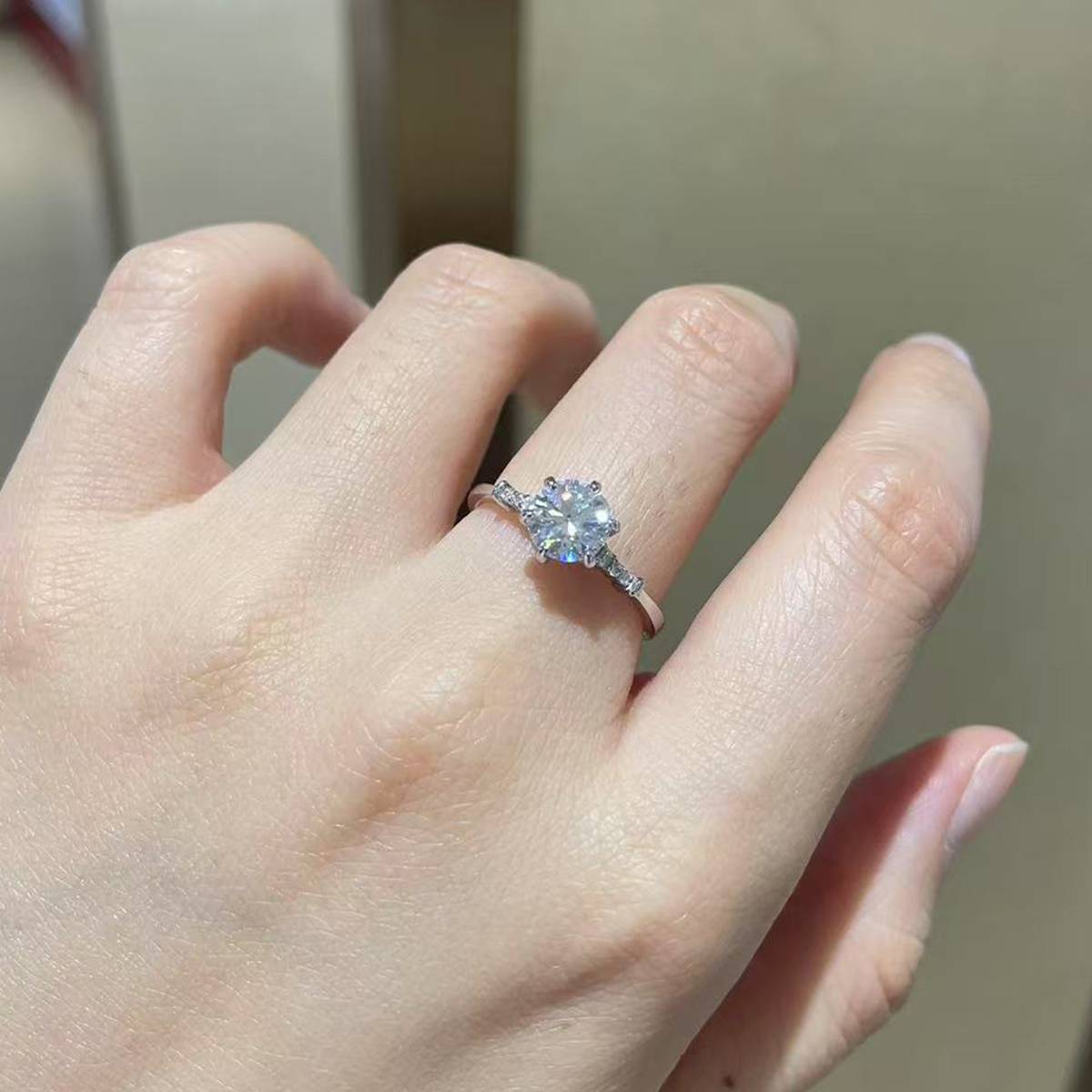 Six Claw Women's Ring S925 Silver Plated Platinum Customized Selection Main Stone Moissanite Diamond 1.0ct/Secondary Stone High Carbon Diamond
